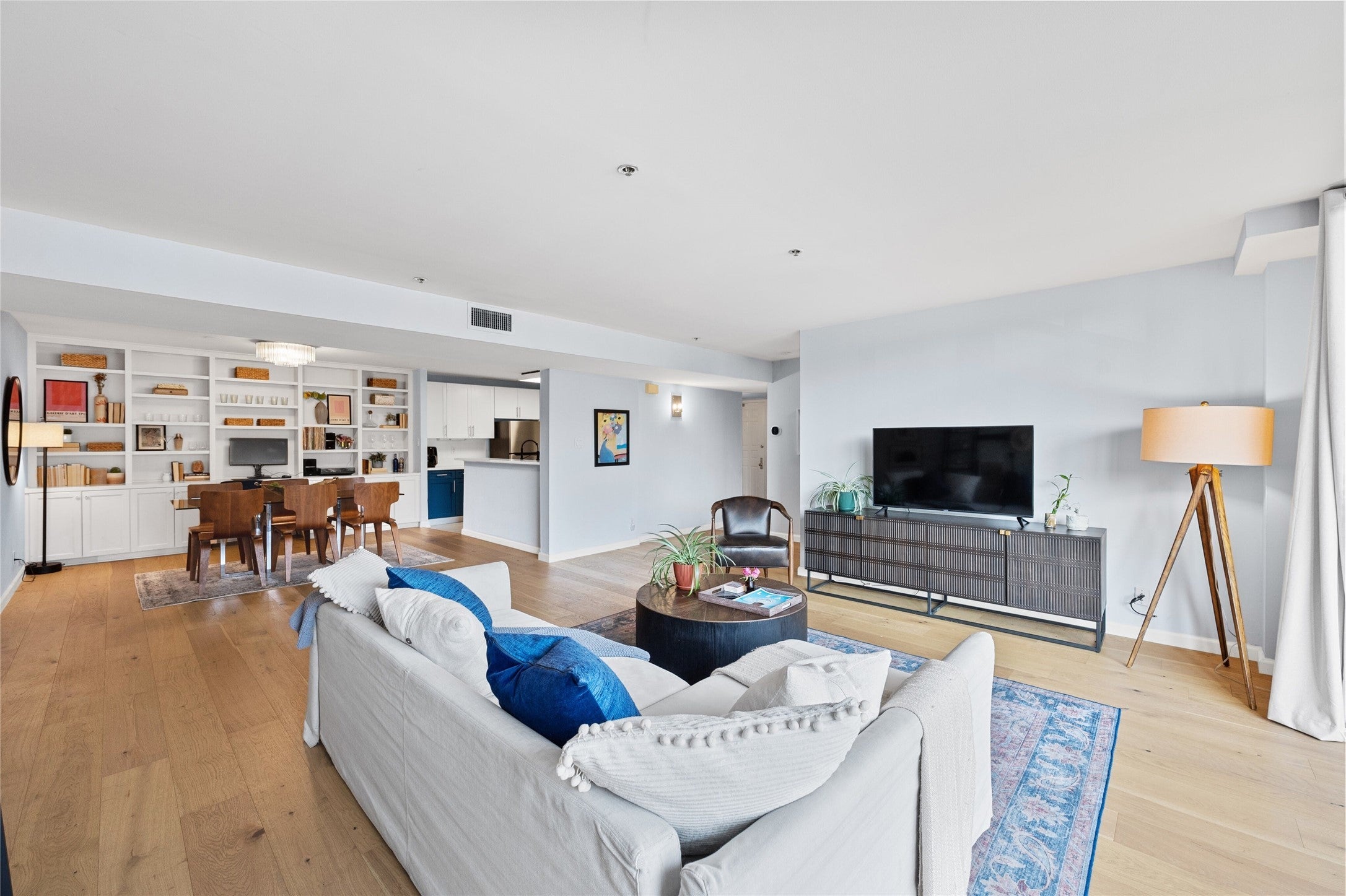 Photo of Listing #8893498