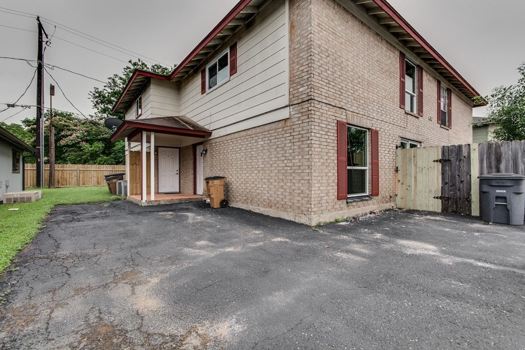 Photo of Listing #1089415