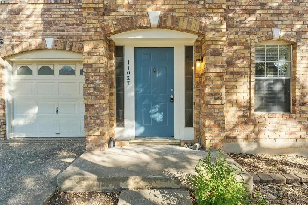 11027 Watchful Fox Drive, Austin