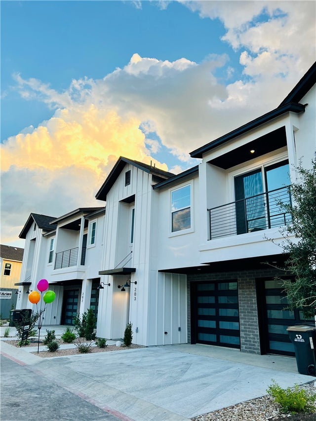 12001 Vista Parke Drive Sw 204, Austin