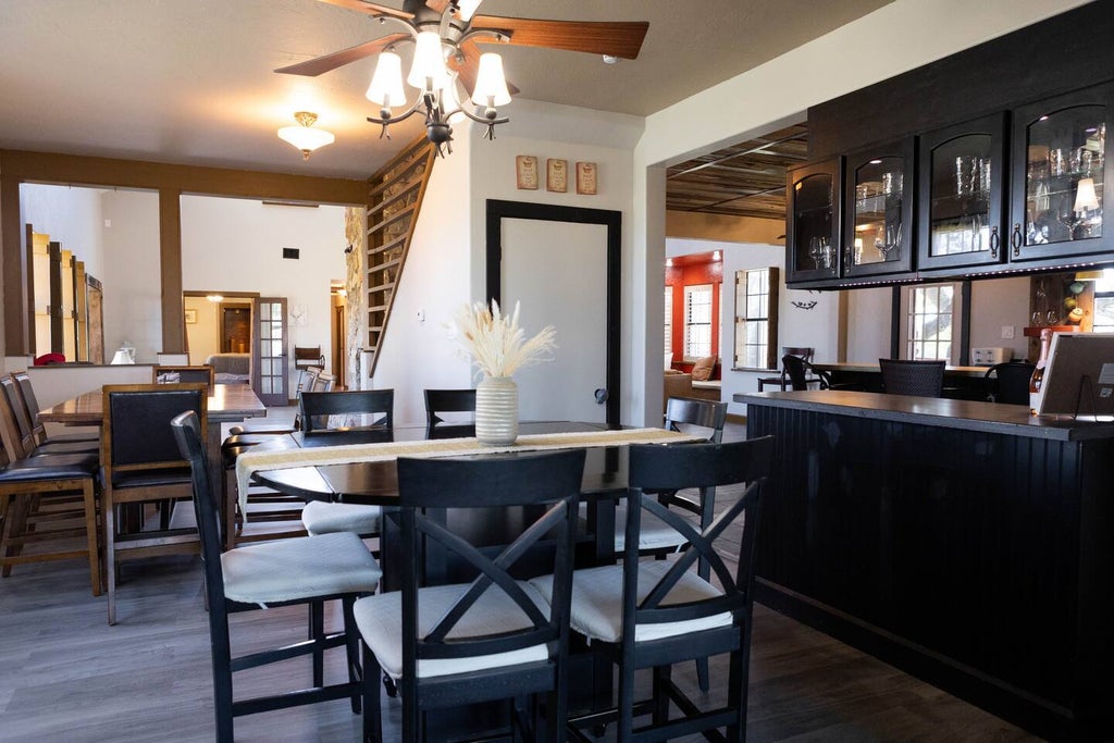 1901 Harmon Hills Road A, Dripping Springs