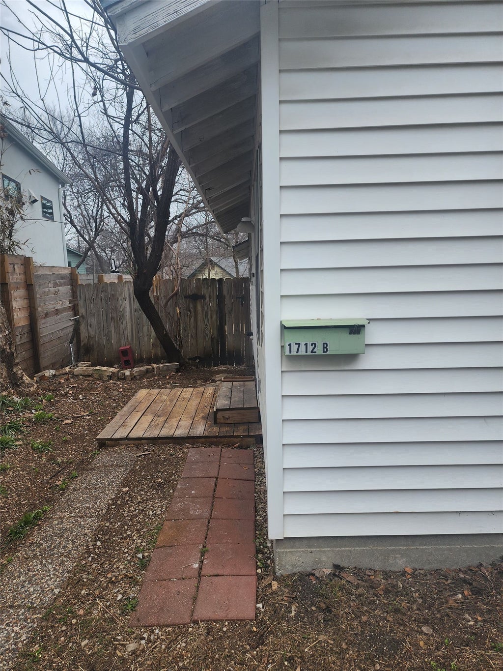 1712-b Valeria -b Street, Austin