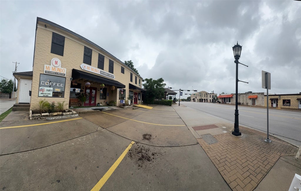 106 S Mays Street 300, Round Rock