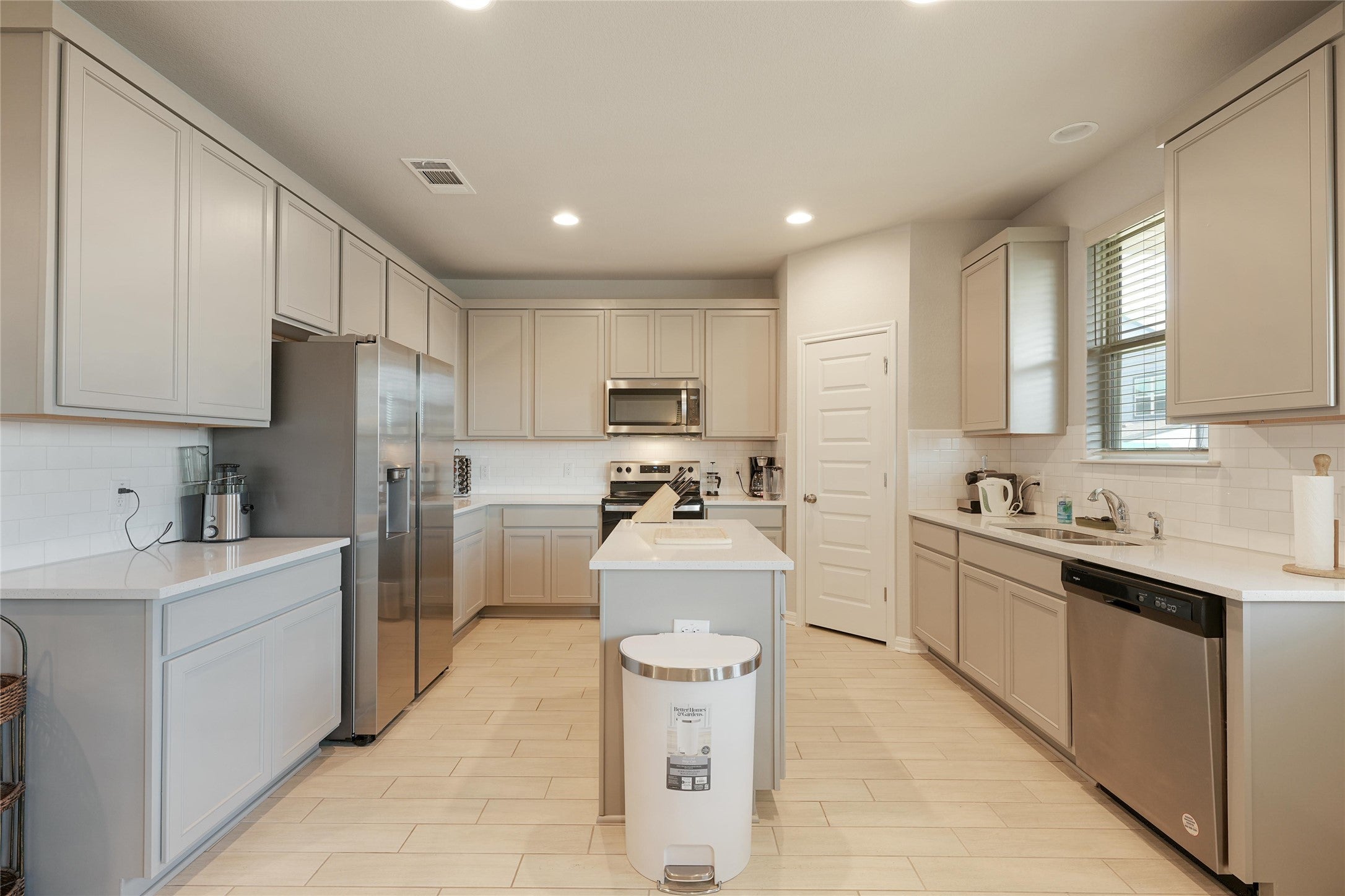 Photo of Listing #6382835