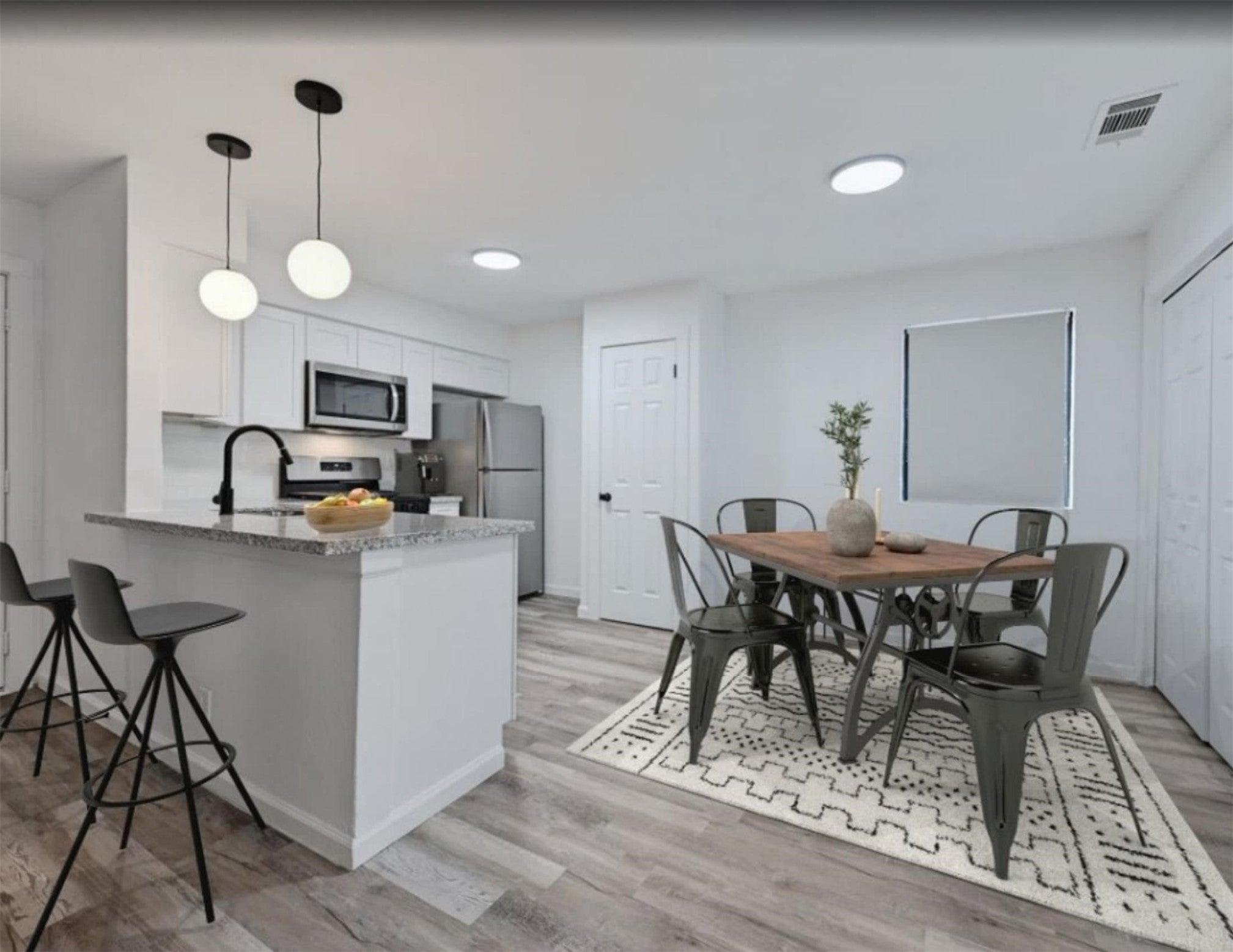 Photo of Listing #7776485