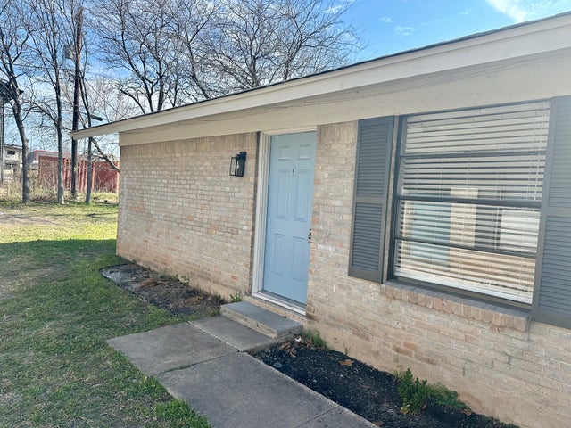 836 N Meadows Drive B, Austin