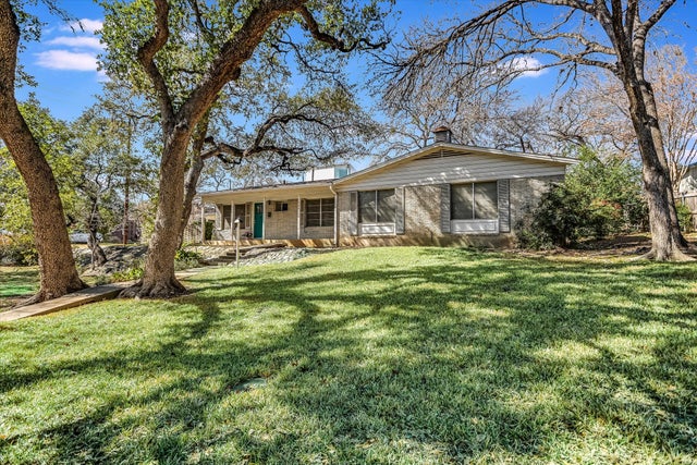 1000 Possum Trot Street, Austin