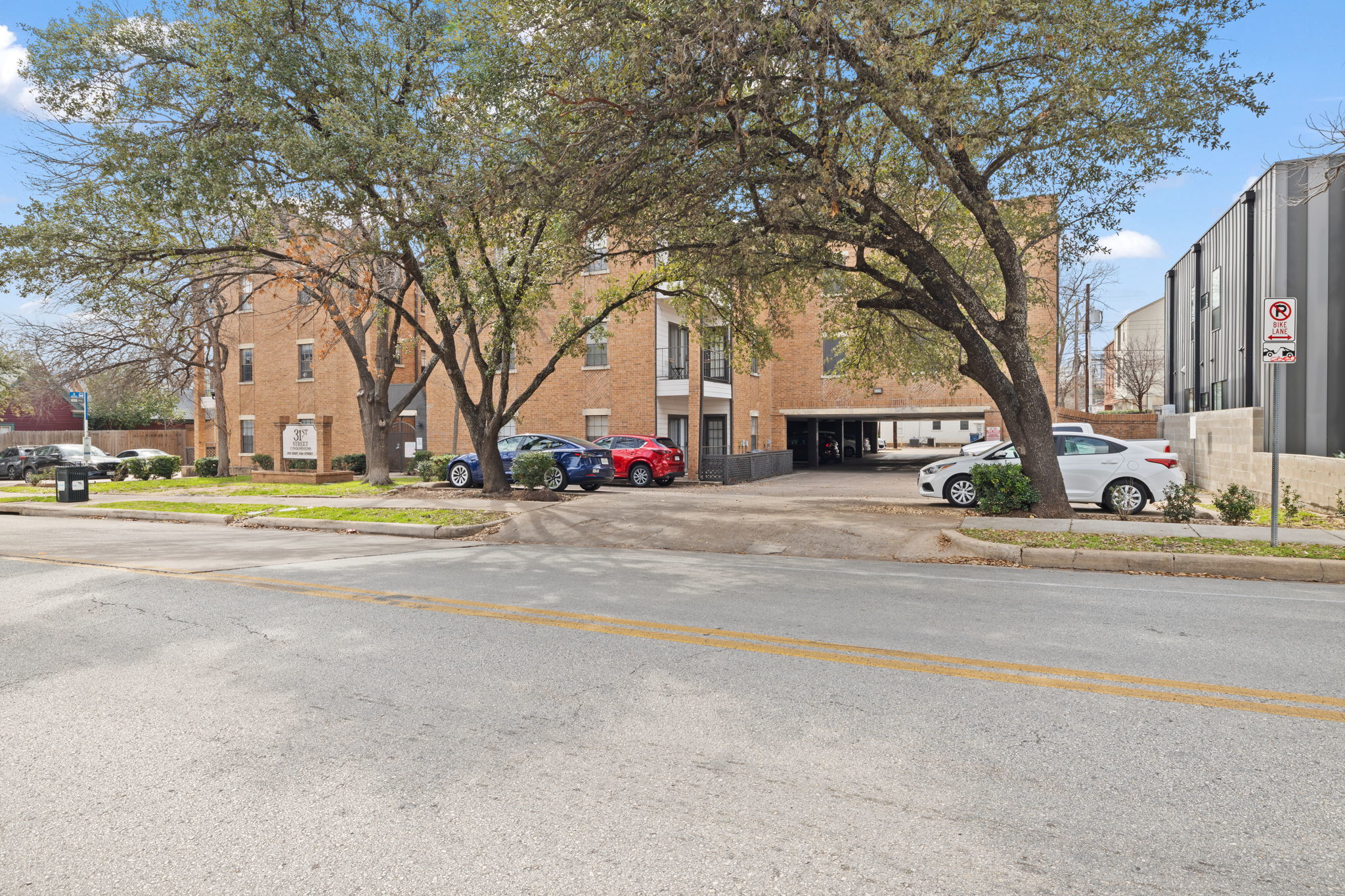 Photo of Listing #1421769