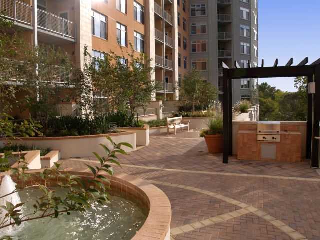 Photo of Listing #1925552