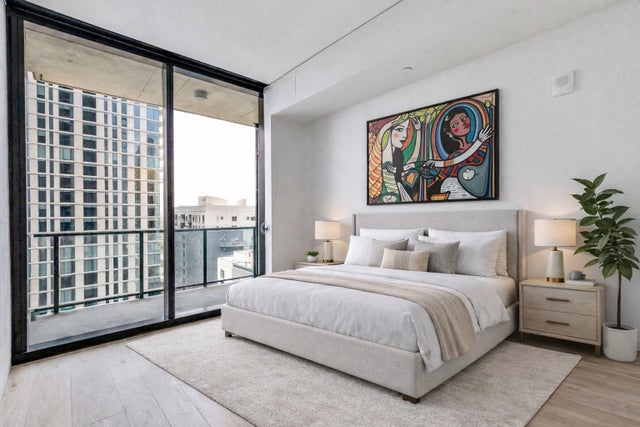 610 Davis Street 2003, Austin