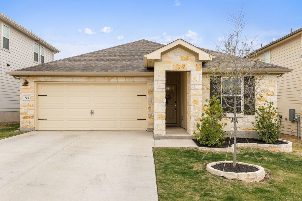225 El Capitan Loop, Dripping Springs