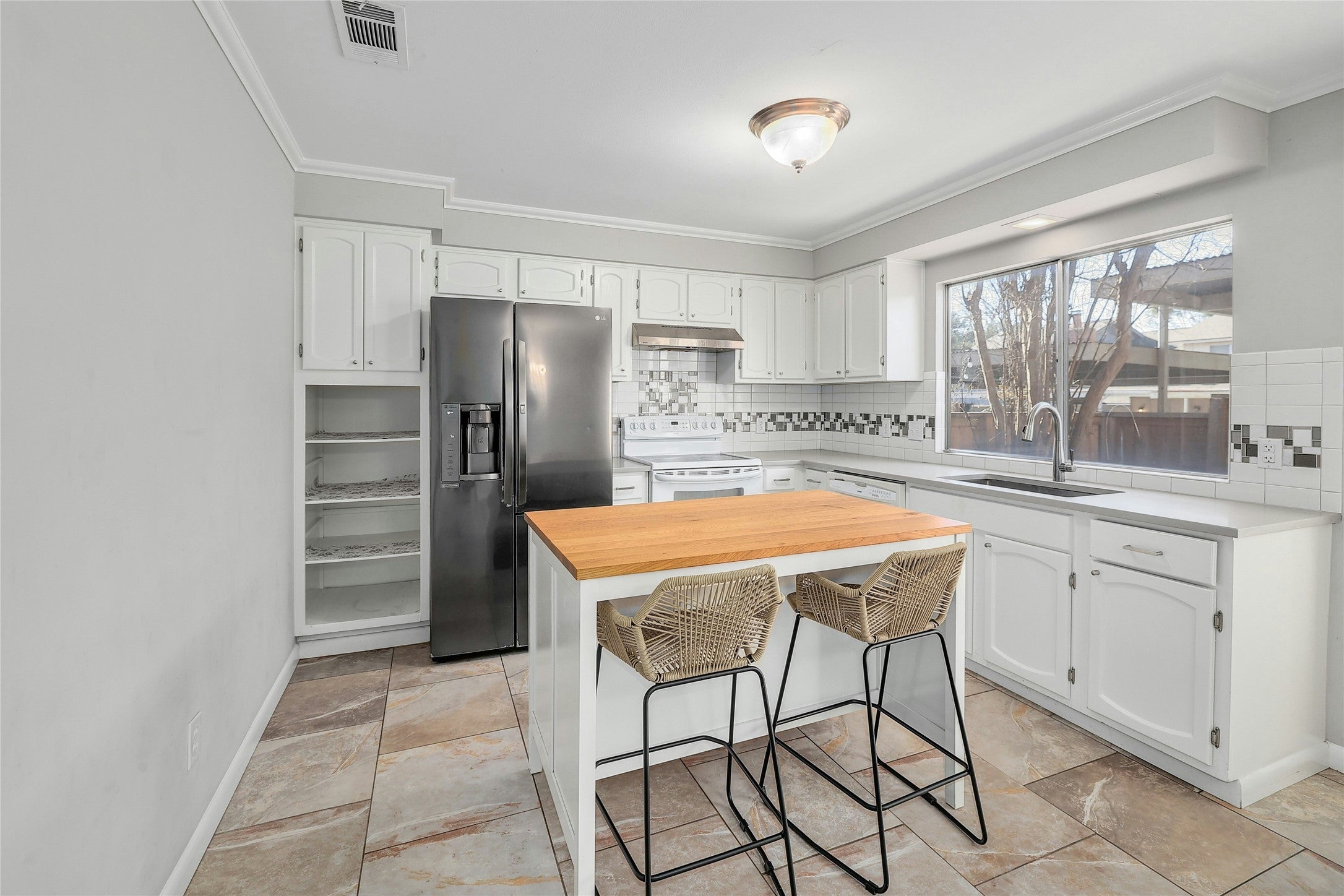 Photo of Listing #2252684