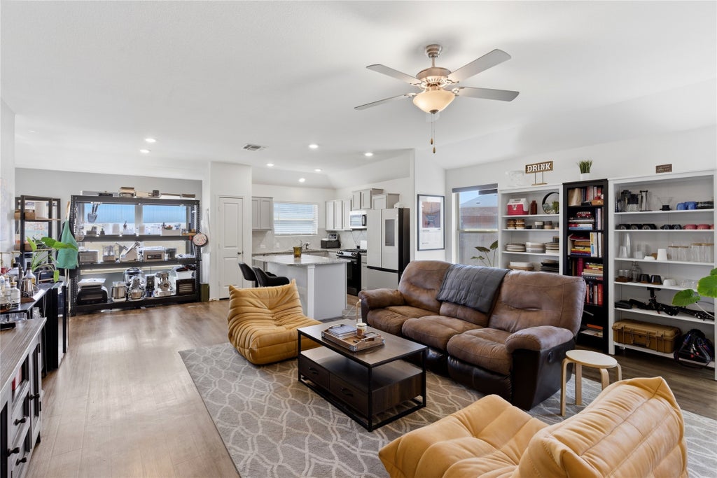 7409 Spring Ray Drive, Del Valle