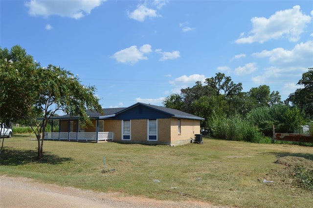245 Flaming Oak Drive, Bastrop
