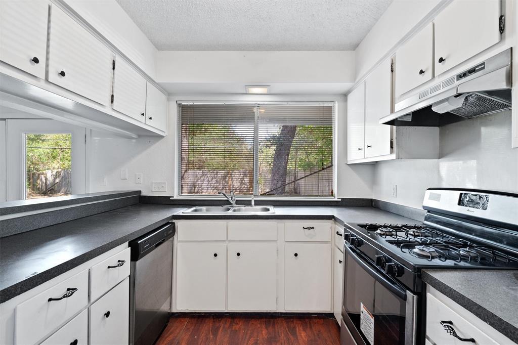 Photo of Listing #3592473