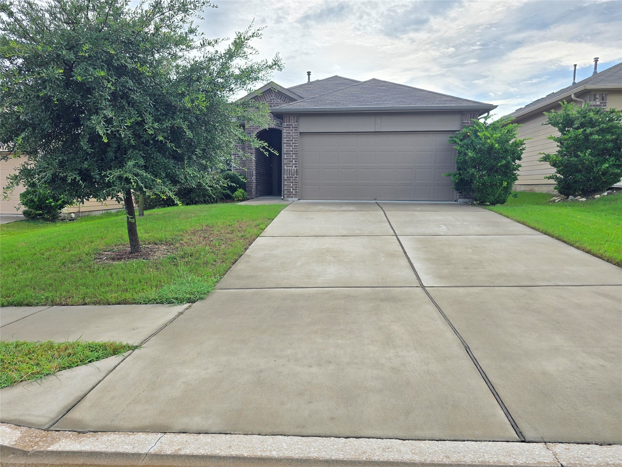 Photo of Listing #9627075