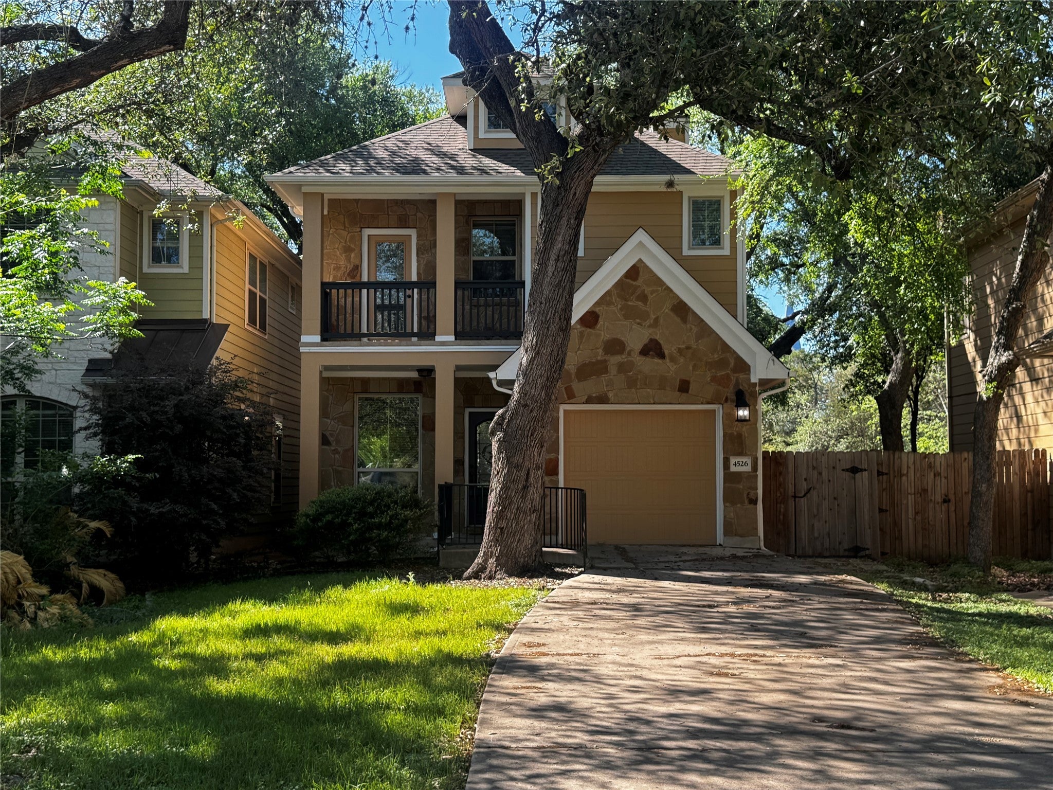 Photo of Listing #4383196