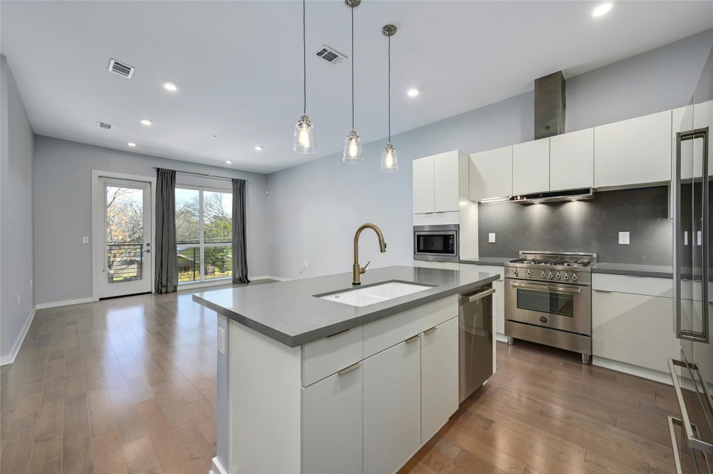 207 W Johanna Street 201, Austin