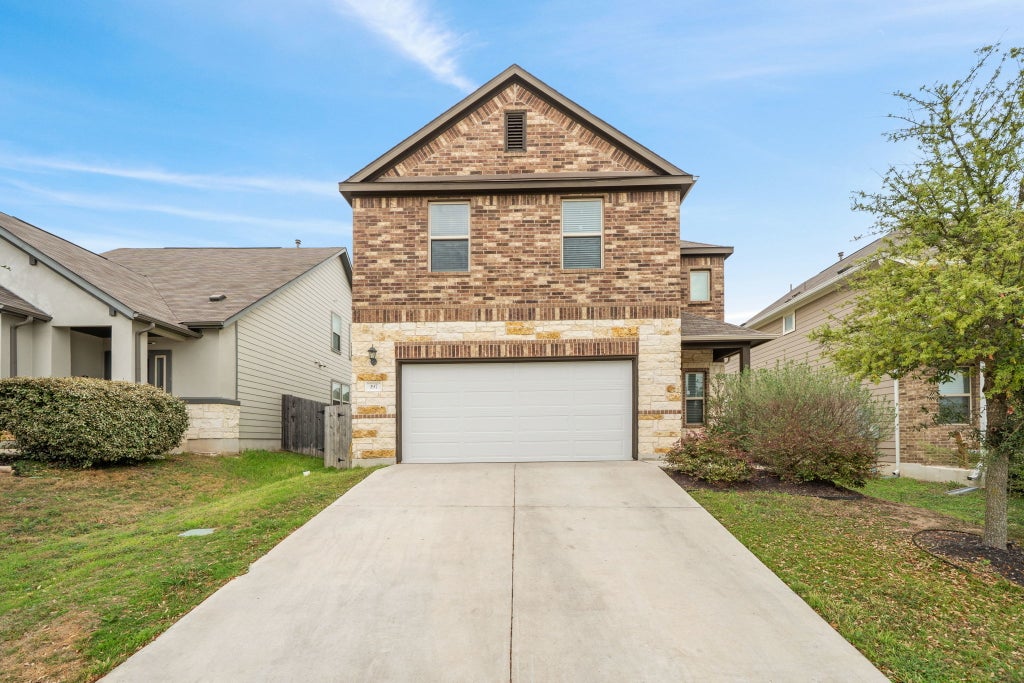 197 Eves Necklace Drive, Buda