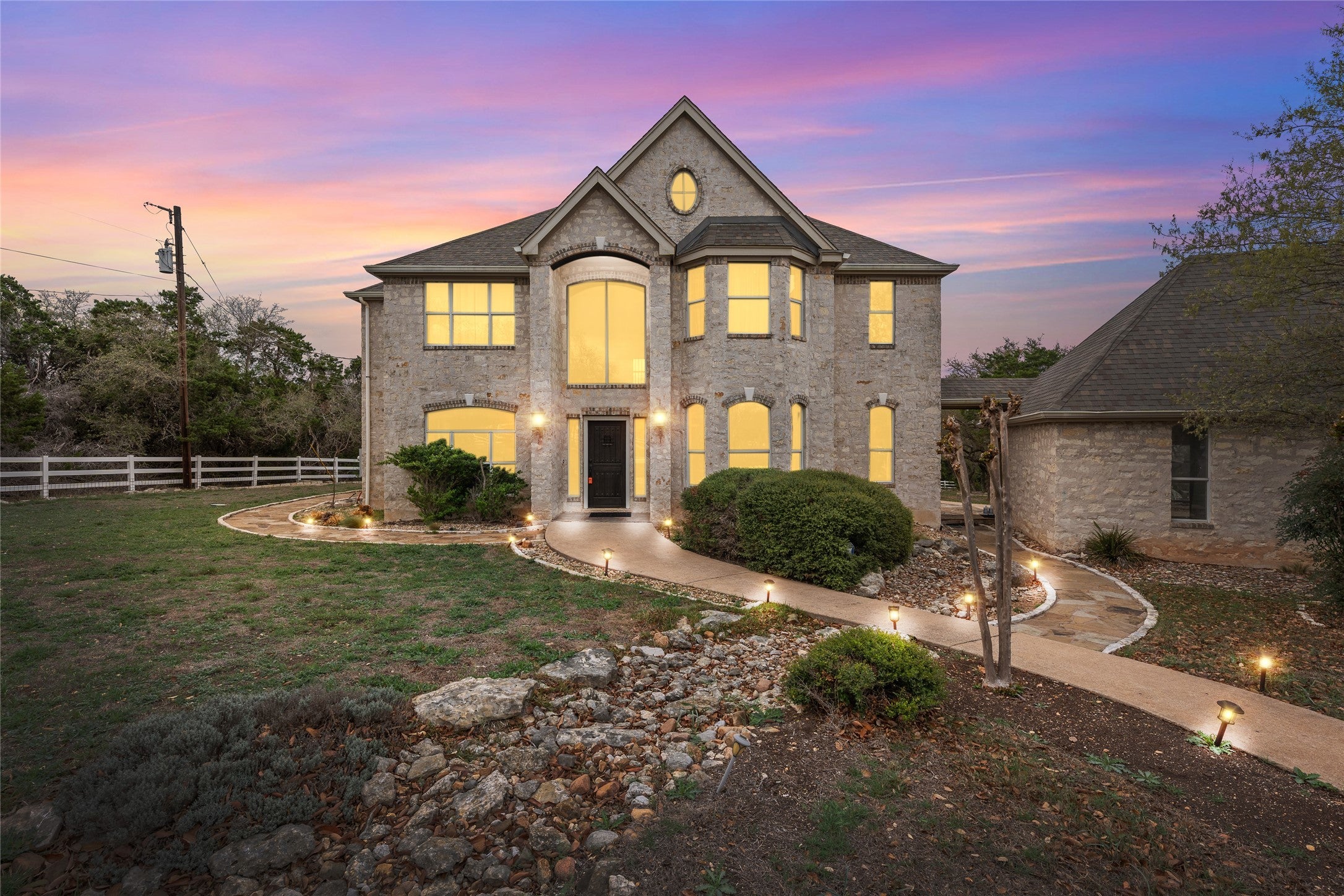 Photo of Listing #1096228