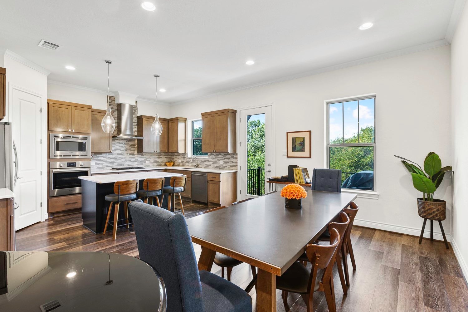 Photo of Listing #8379966