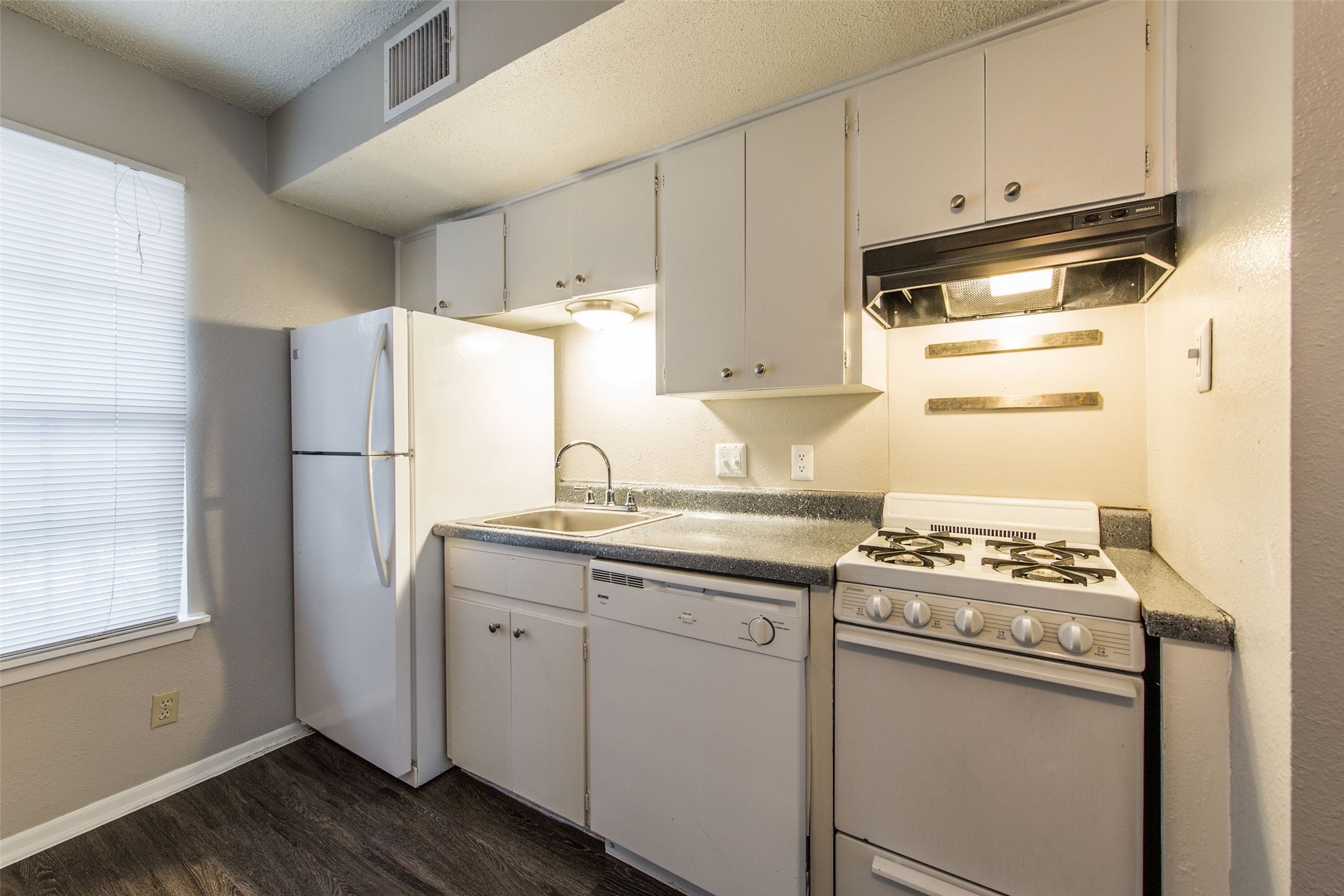 Photo of Listing #9043556