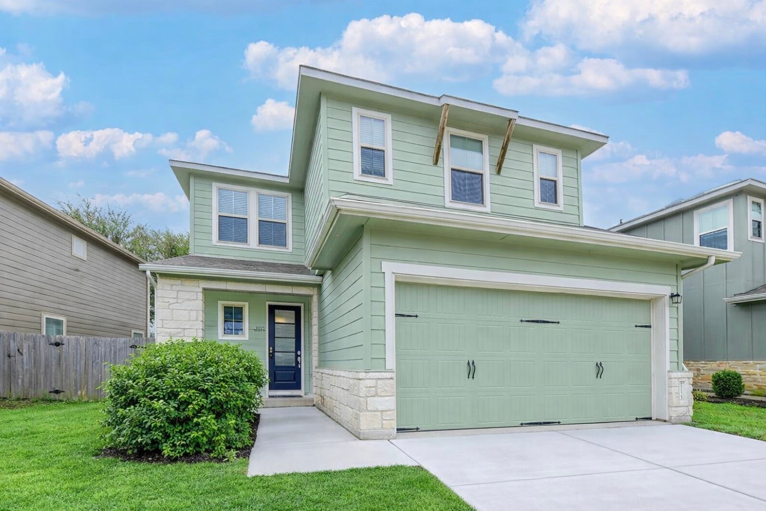 Photo of Listing #1636783