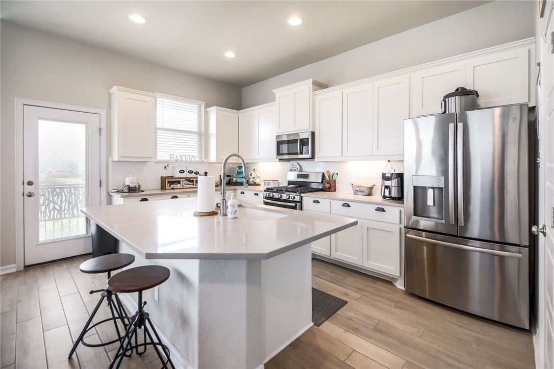 Photo of Listing #9902203