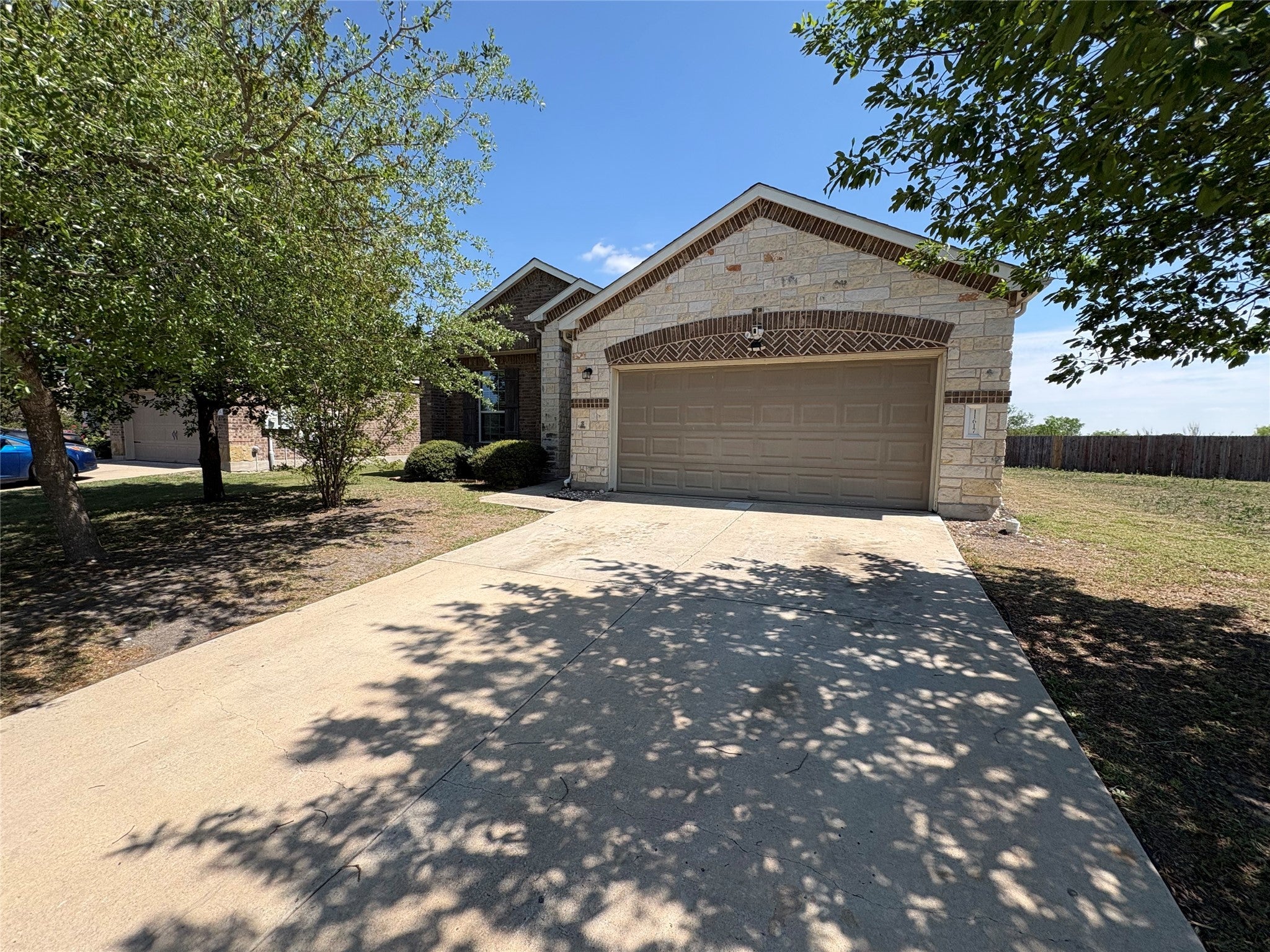 Photo of Listing #2509300