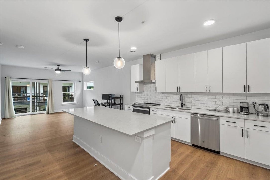 Photo of Listing #3536409