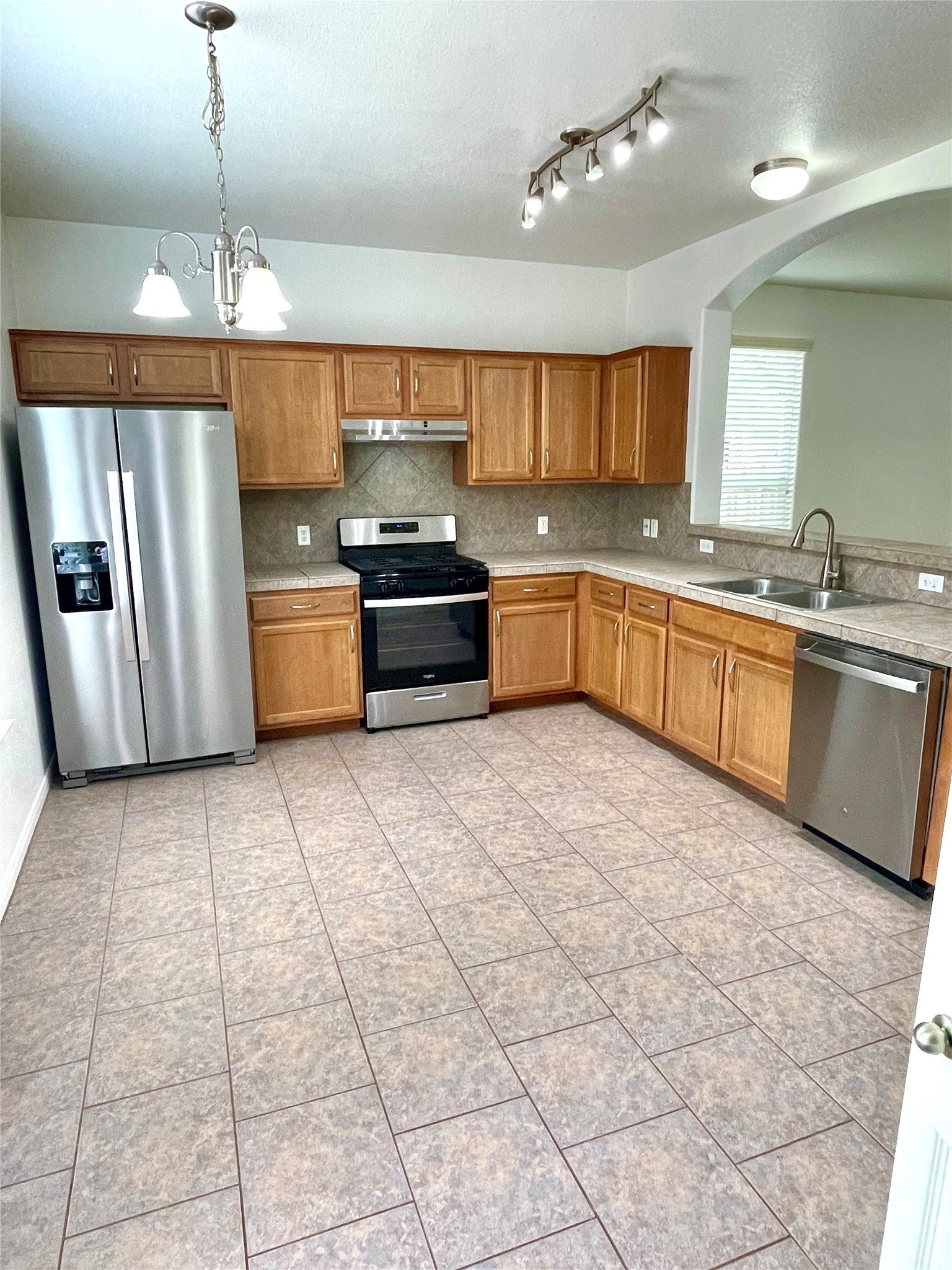 Photo of Listing #9043066