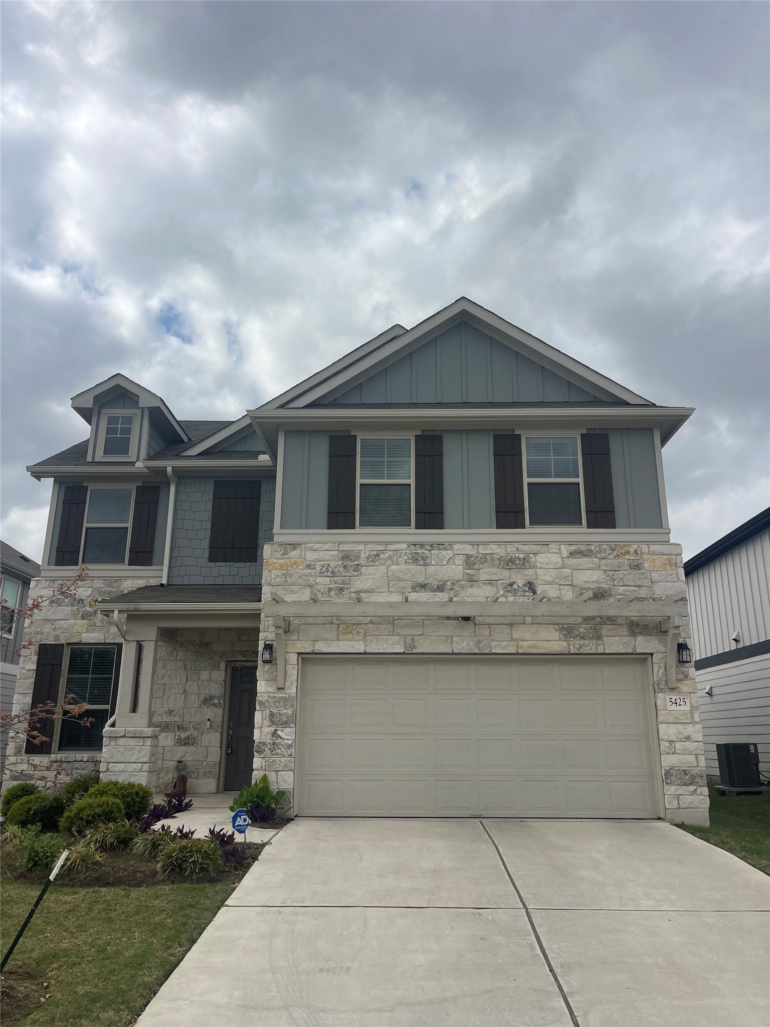 Photo of Listing #3795403