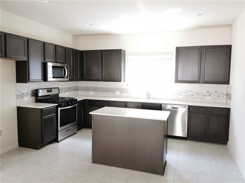 Photo of Listing #2240279