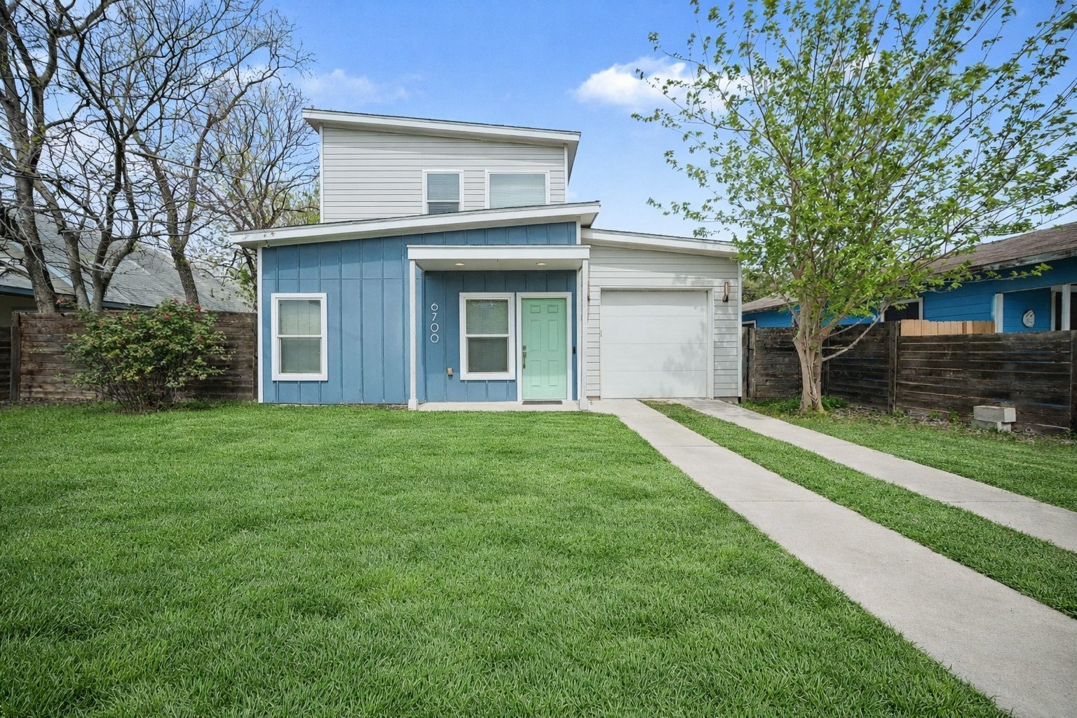 Photo of Listing #1079687