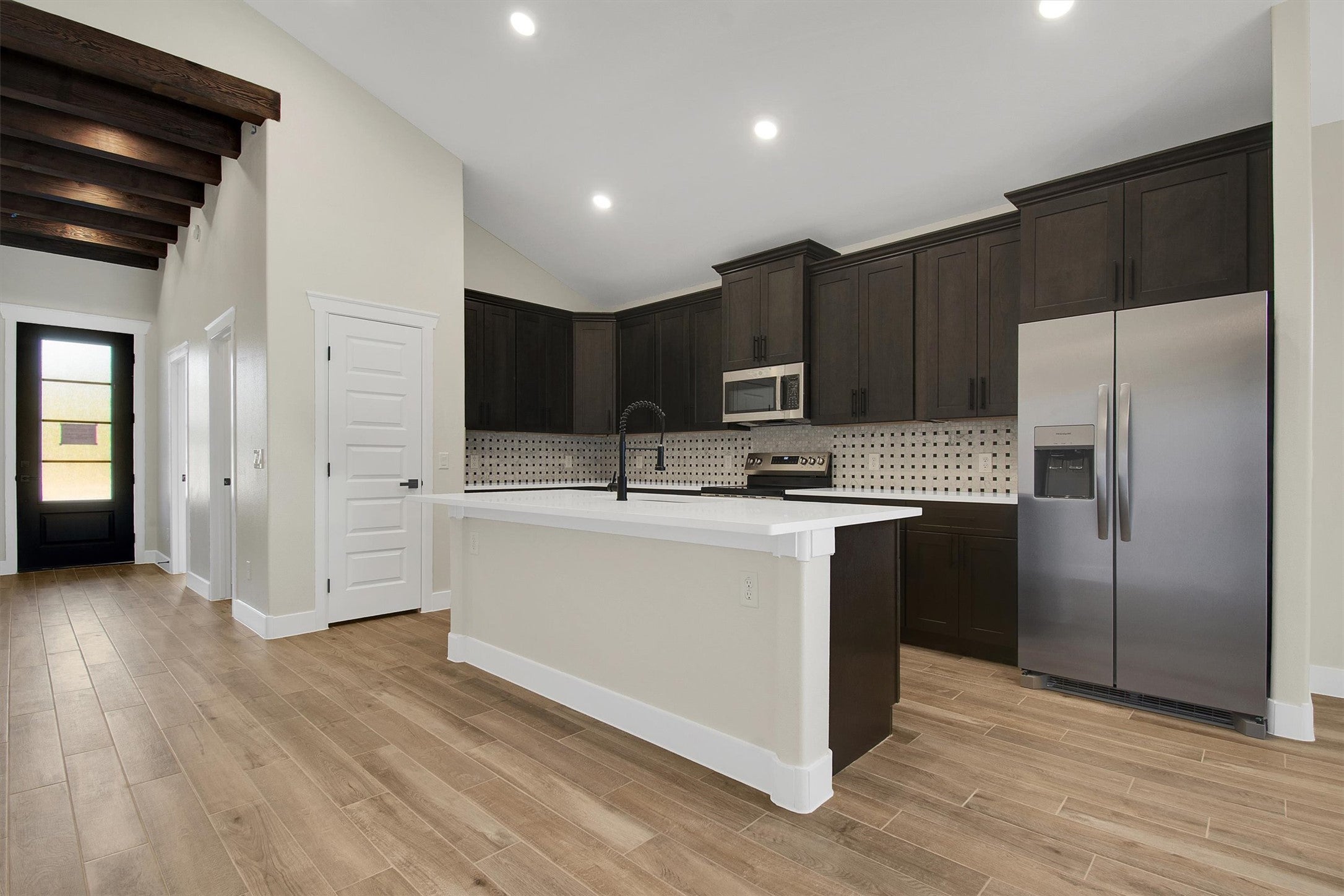 Photo of Listing #2170105