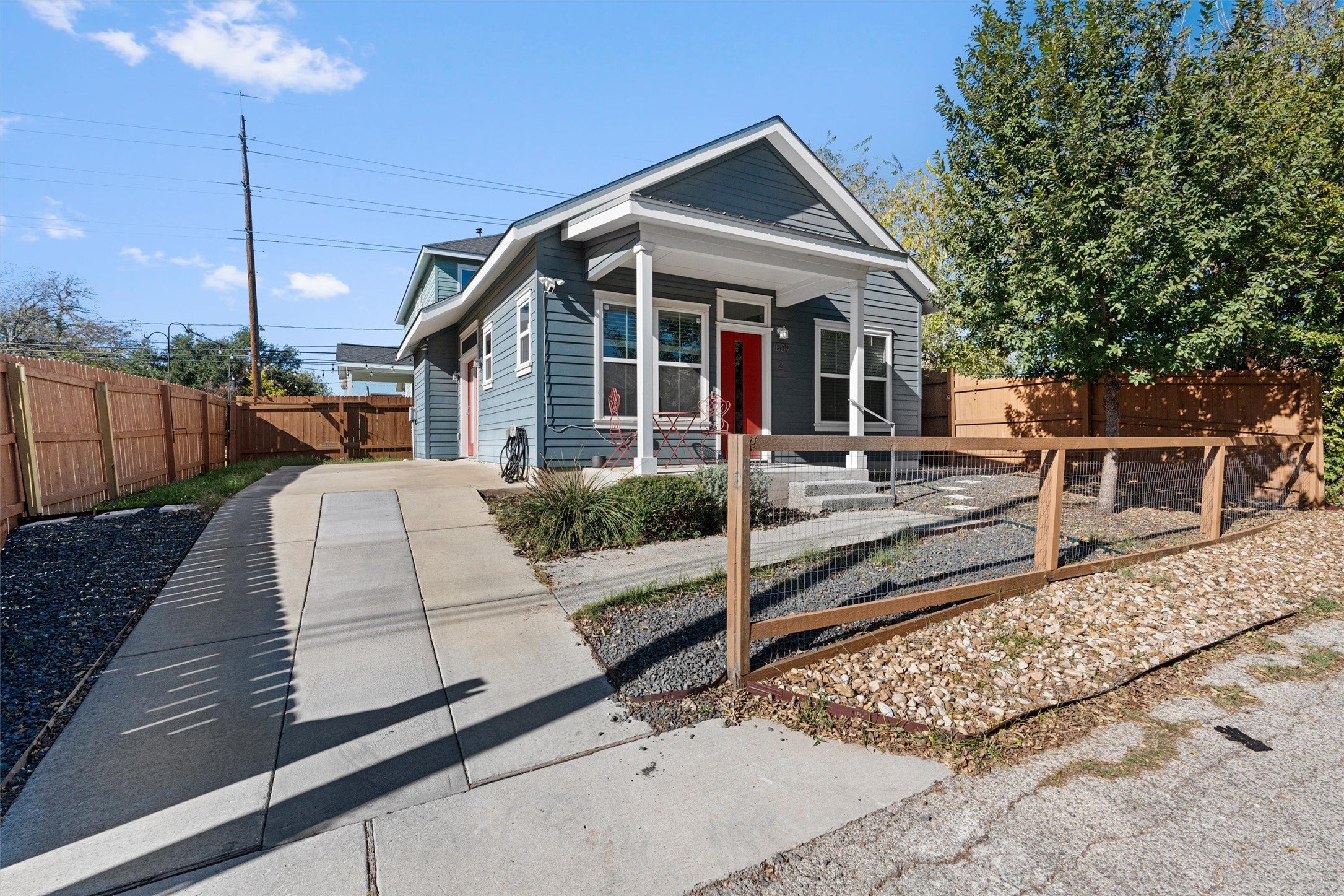 Photo of Listing #5852919