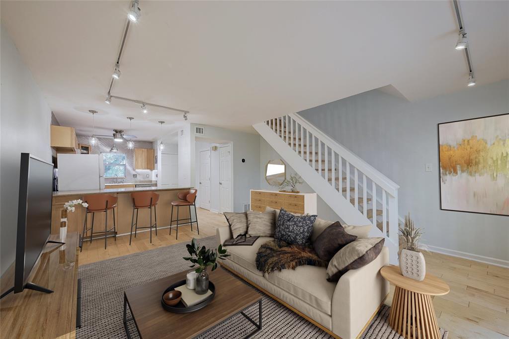 Photo of Listing #4561806