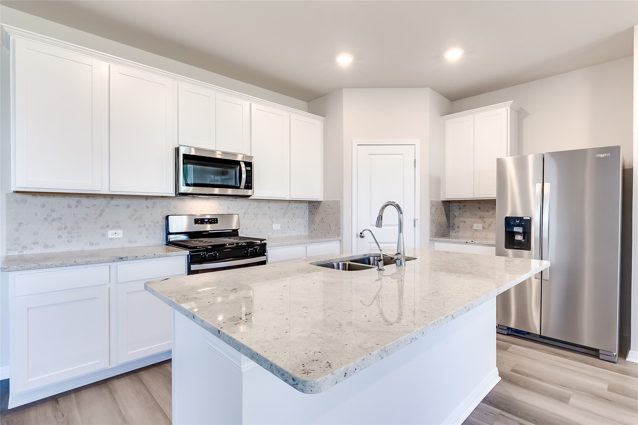 Photo of Listing #9686792