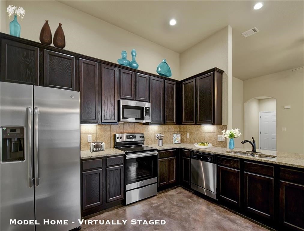 Photo of Listing #2350645