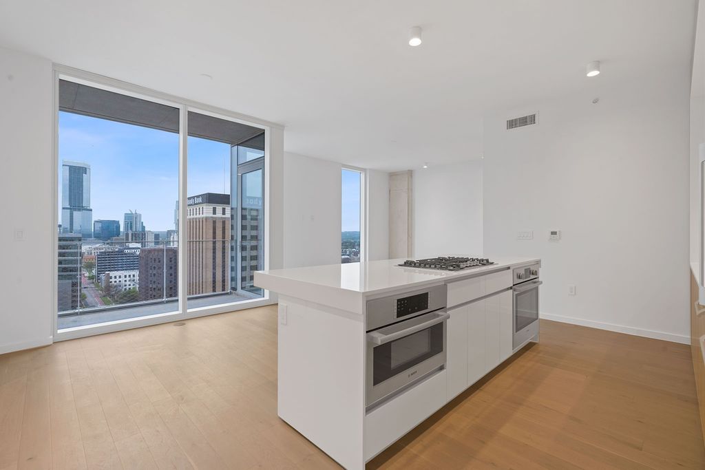 313 W 17th Street 2106, Austin