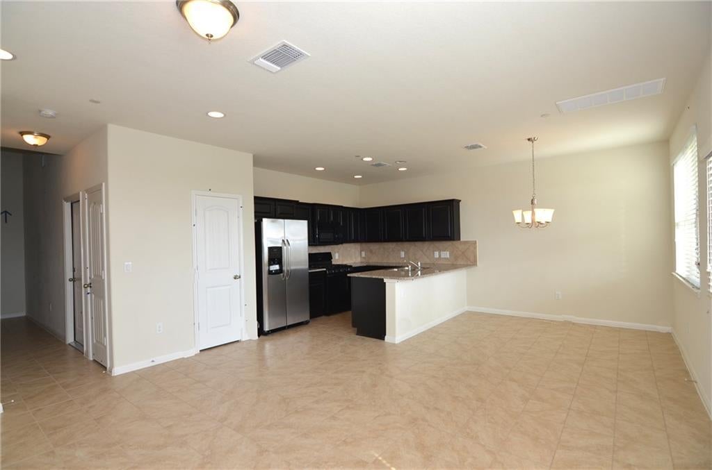 Photo of Listing #9860027