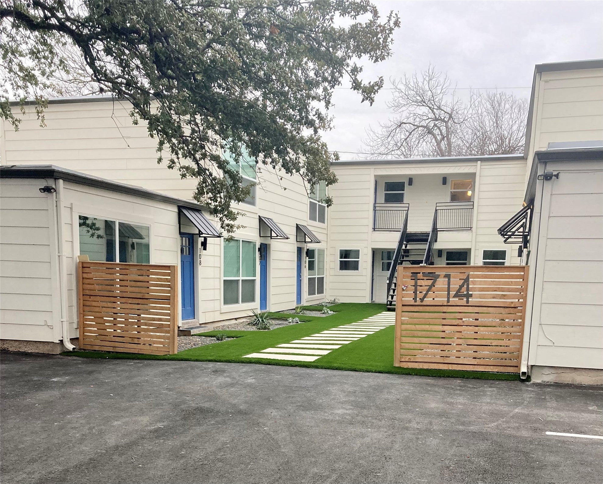 Photo of Listing #1236851