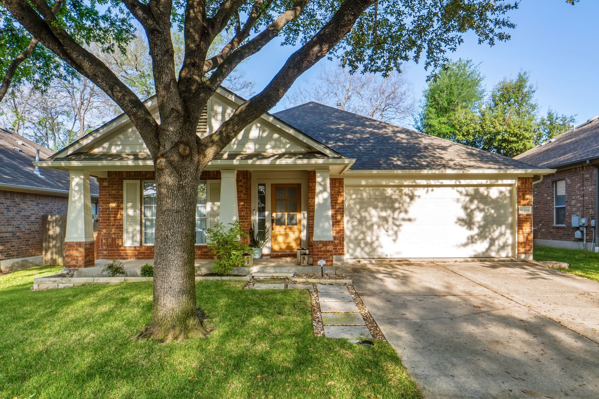 Photo of Listing #1753786