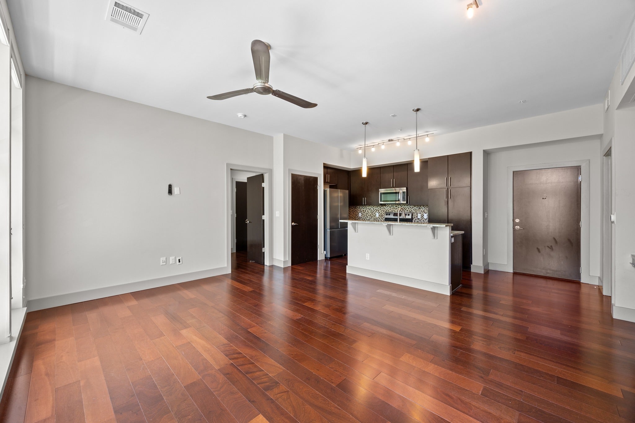 Photo of Listing #7924975