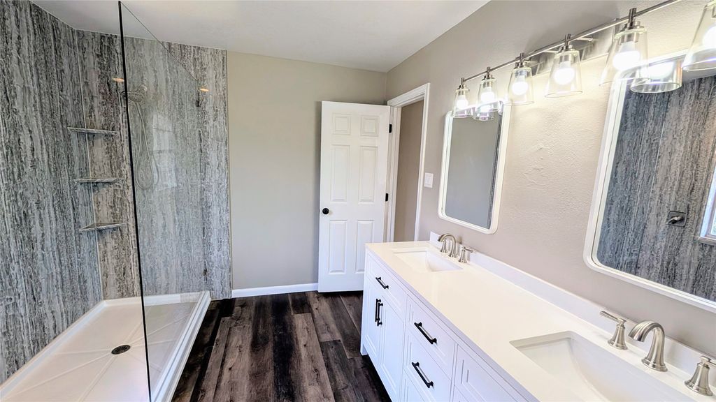 5508 Denmans Mountain Road, Belton