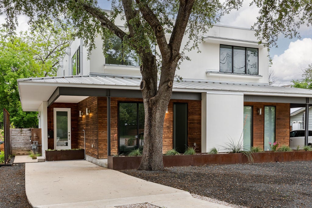 Photo of Listing #8733292