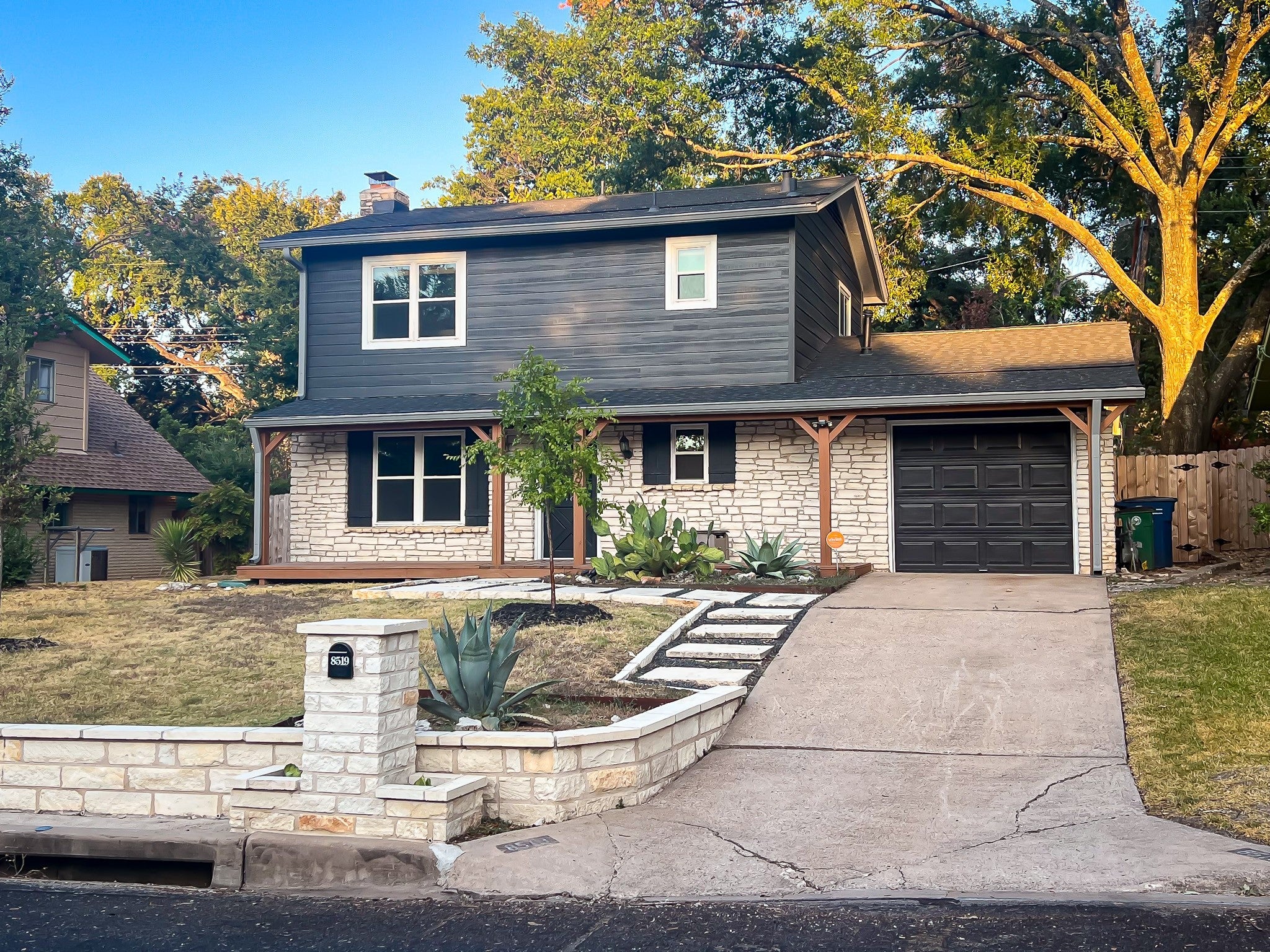 Photo of Listing #5818693