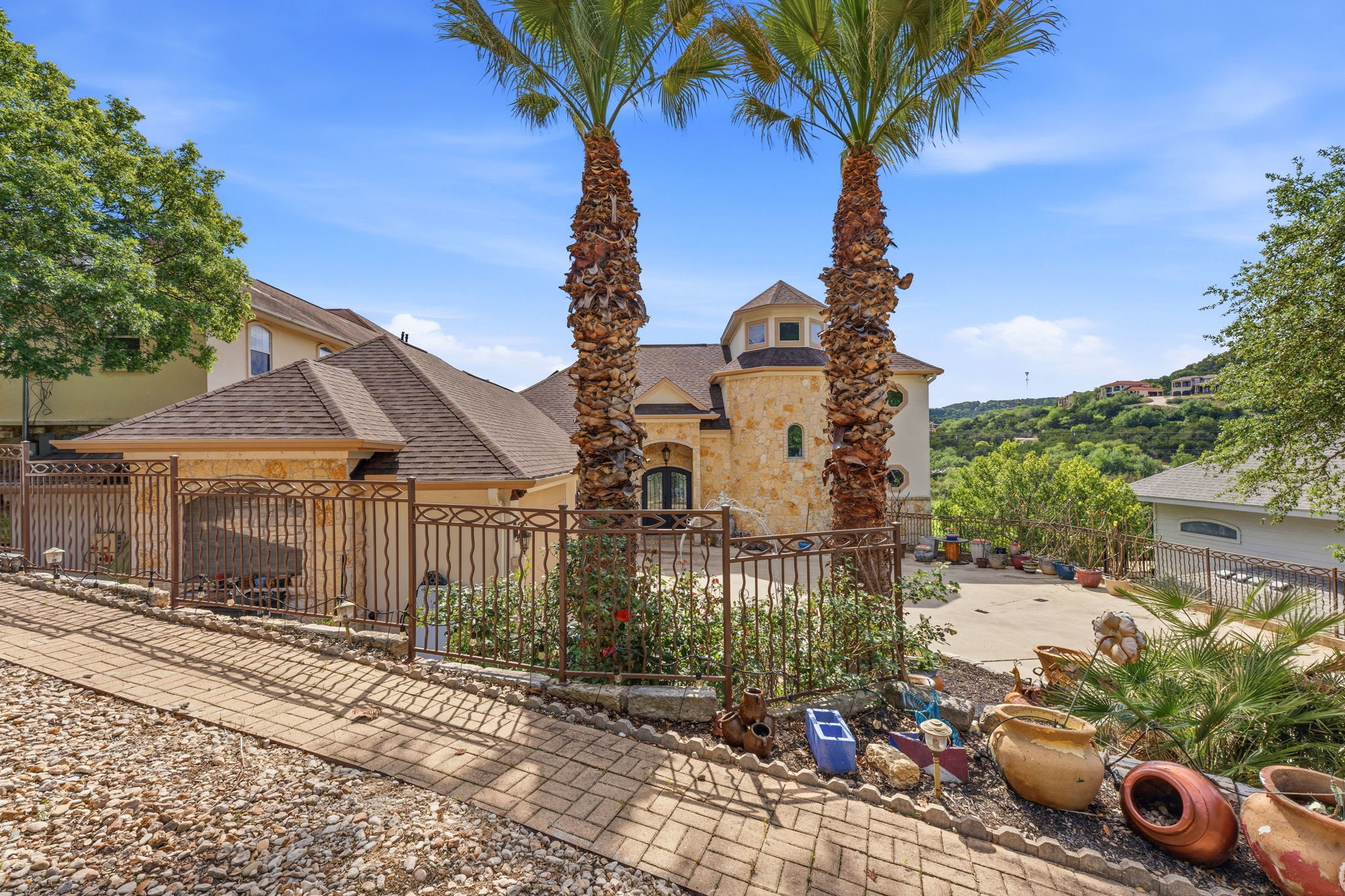 Photo of Listing #8690687