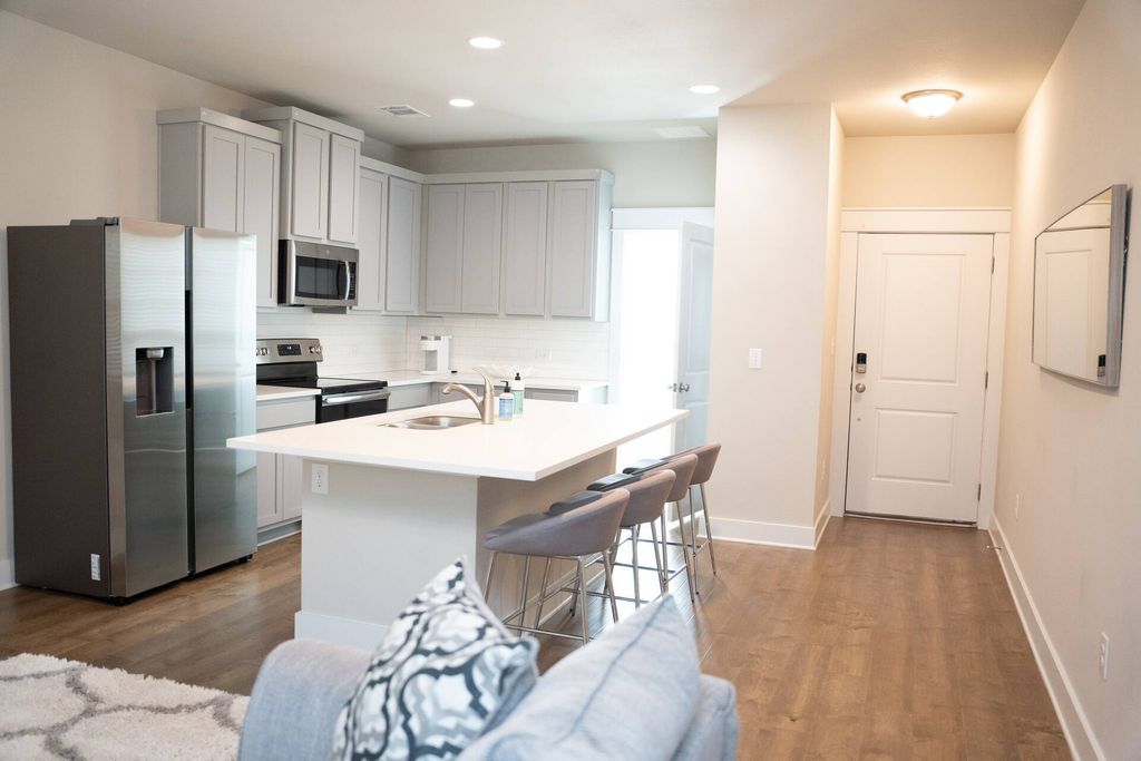 13501 Metric Boulevard 15, Austin