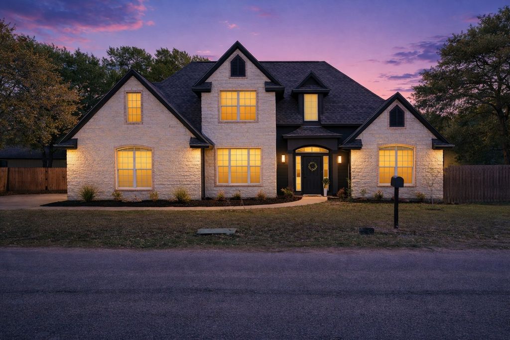 312 Country Club Drive, La Grange